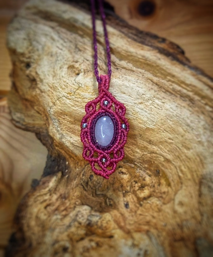 Joyería artesanal
Joyería de micromacramé
Collares de micromacramé
Joyas hechas a mano
Joyería boho chic
Joyería étnica artesanal
Bisutería artesanal España
Comprar joyería artesanal online
Mineral
Cuarzo rosa