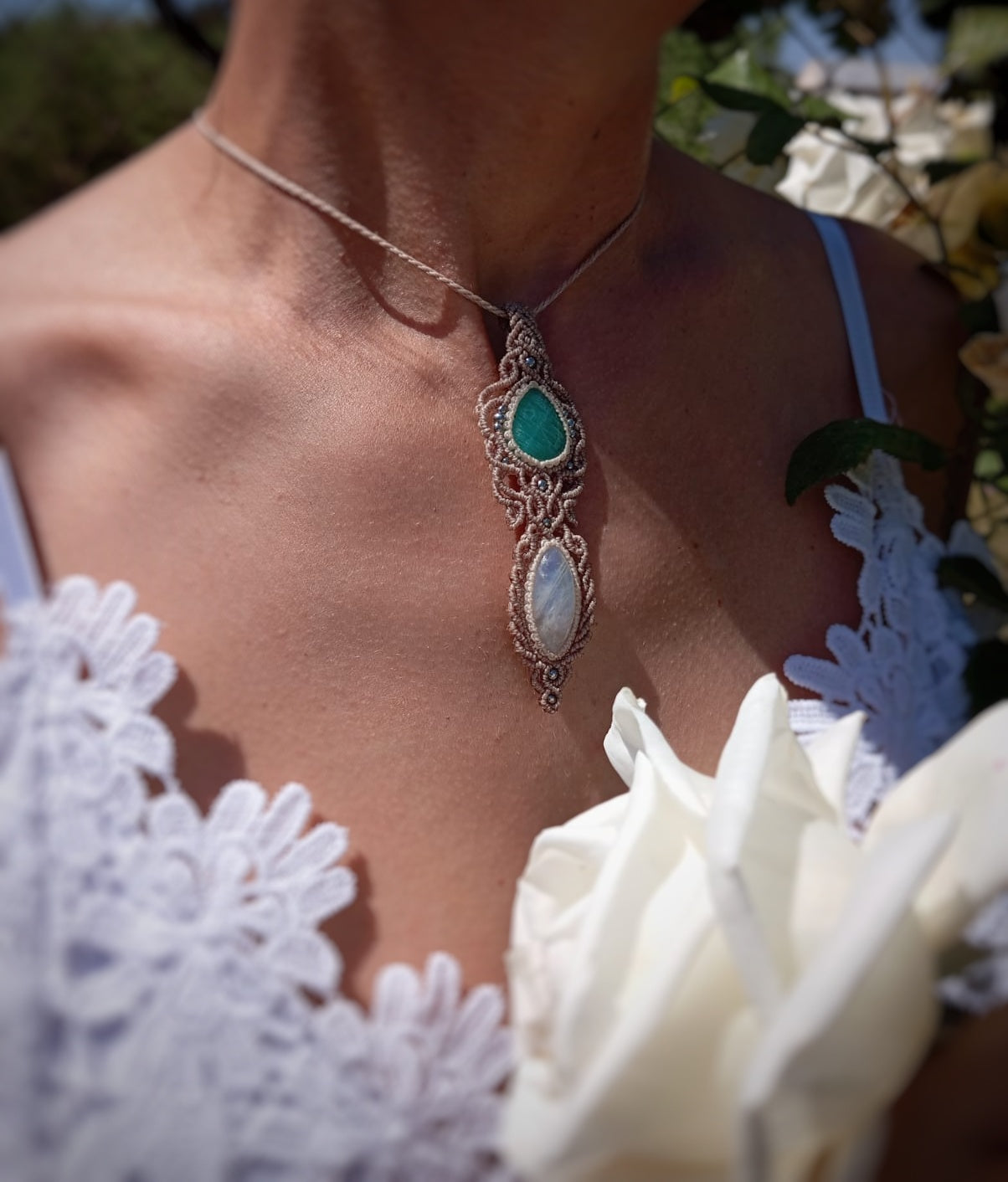 Colgante Kalma con Amazonita y Piedra Luna (Pieza única)