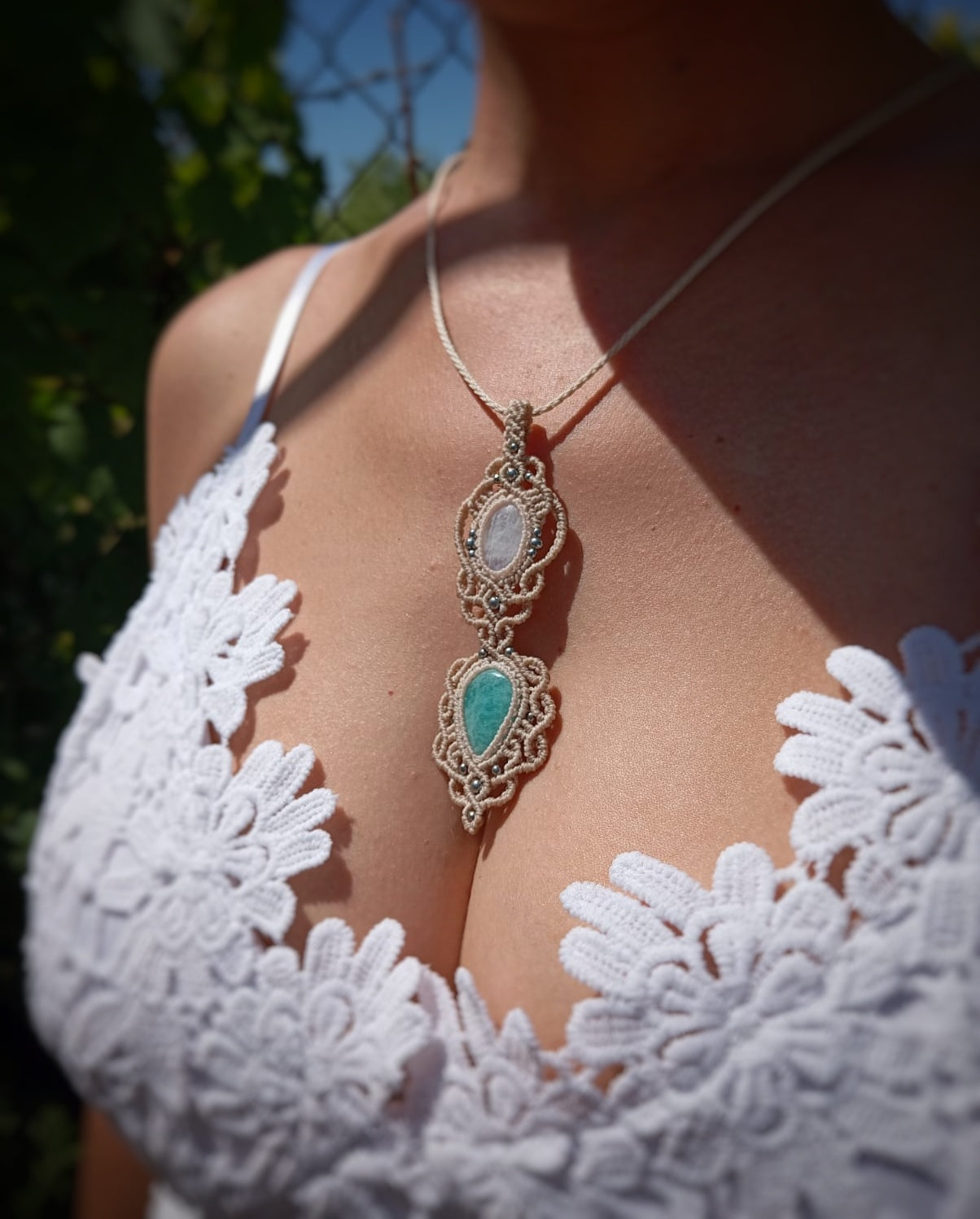 Colgante Kalma con Piedra Luna y Amazonita (Pieza única)