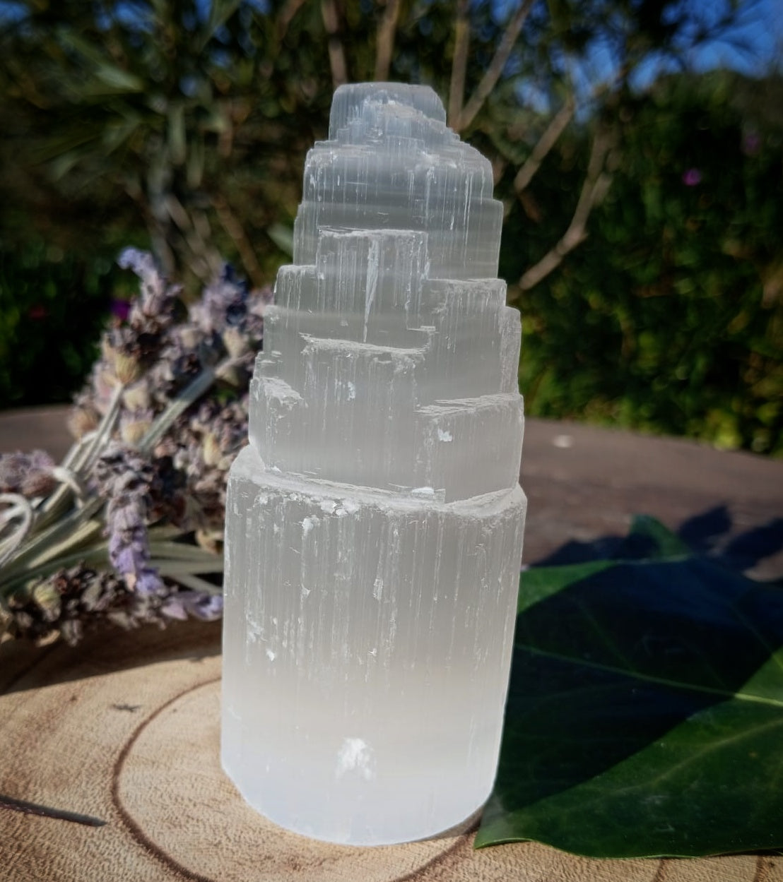 Monolito de Selenita Blanca: Tu Faro de Luz