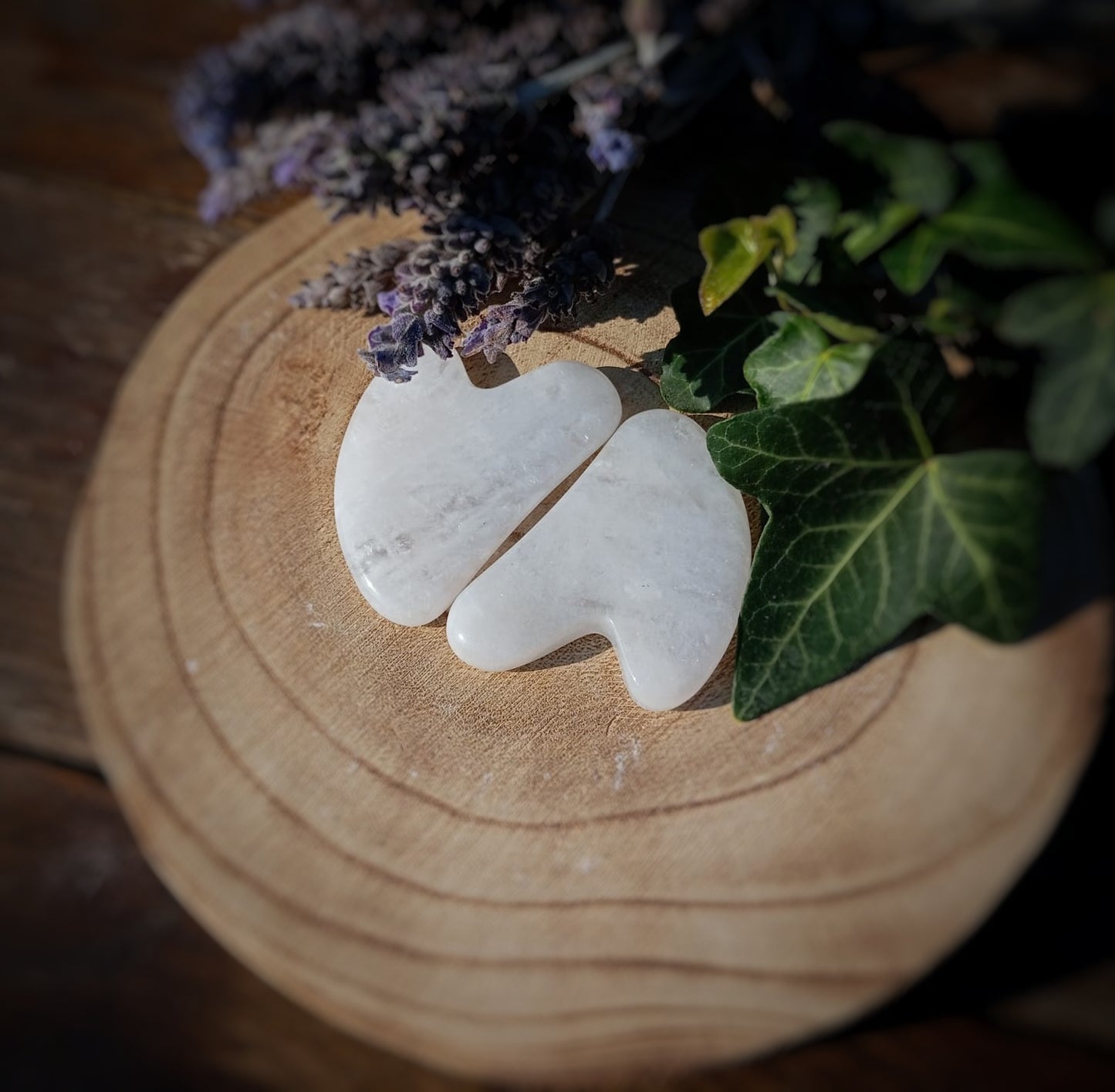 🤍 Mini Gua Sha de Cuarzo Blanco