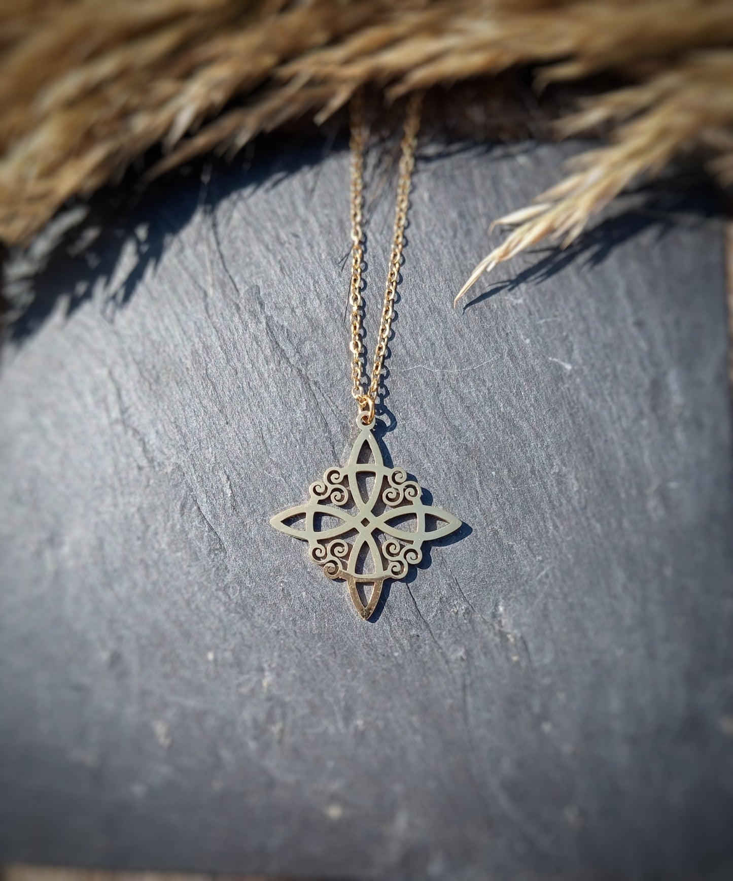 Colgante Nudo de Bruja (Grande)