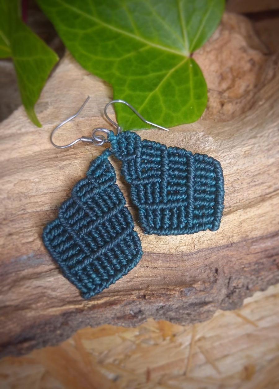 Joyería artesanal
Joyería de micromacramé
Joyas hechas a mano
Joyería boho chic
Joyería étnica artesanal
Bisutería artesanal España
Comprar joyería artesanal online
Pendientes de micromacrame
Pendientes