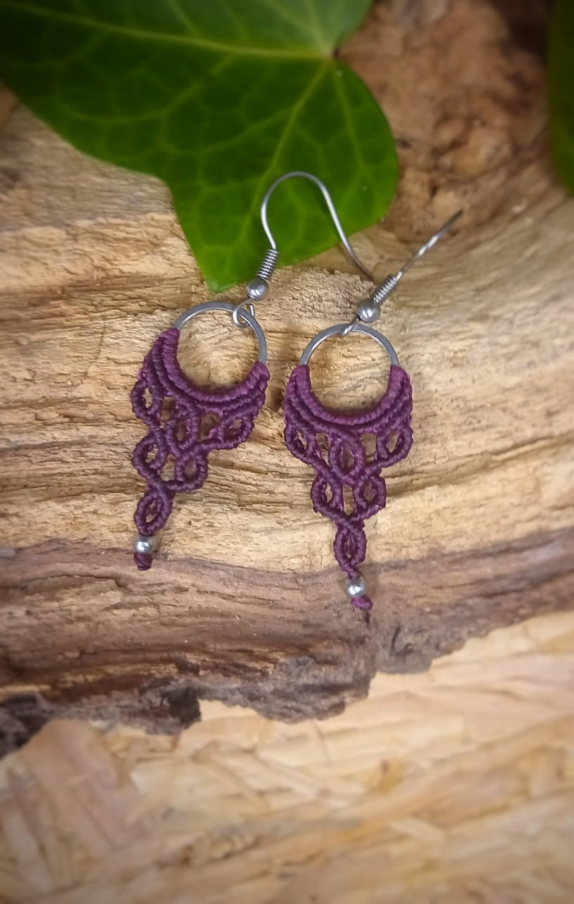 Joyería artesanal
Joyería de micromacramé
Joyas hechas a mano
Joyería boho chic
Joyería étnica artesanal
Bisutería artesanal España
Comprar joyería artesanal online
Pendientes de micromacrame
Pendientes