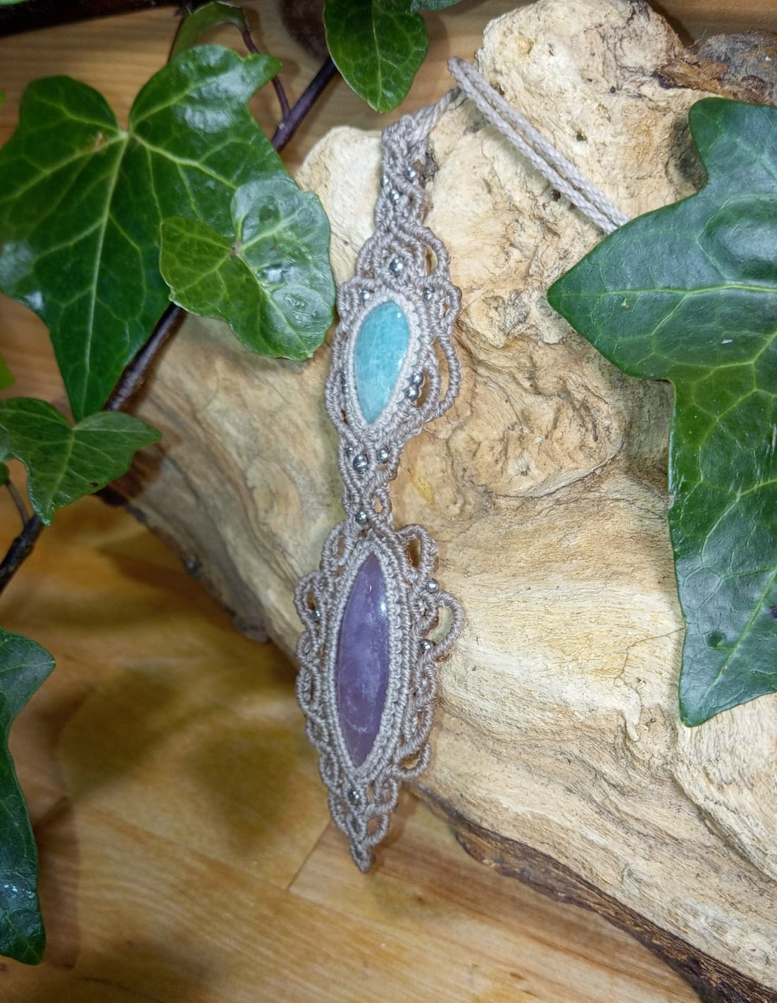 Joyería artesanal
Joyería de micromacramé
Collares de micromacramé
Colgante de micromacramé
Joyas hechas a mano 
Joyería boho chic
Joyería étnica artesanal
Bisutería artesanal España
Comprar joyería artesanal online
Mineral
Amazonita
Amatista
