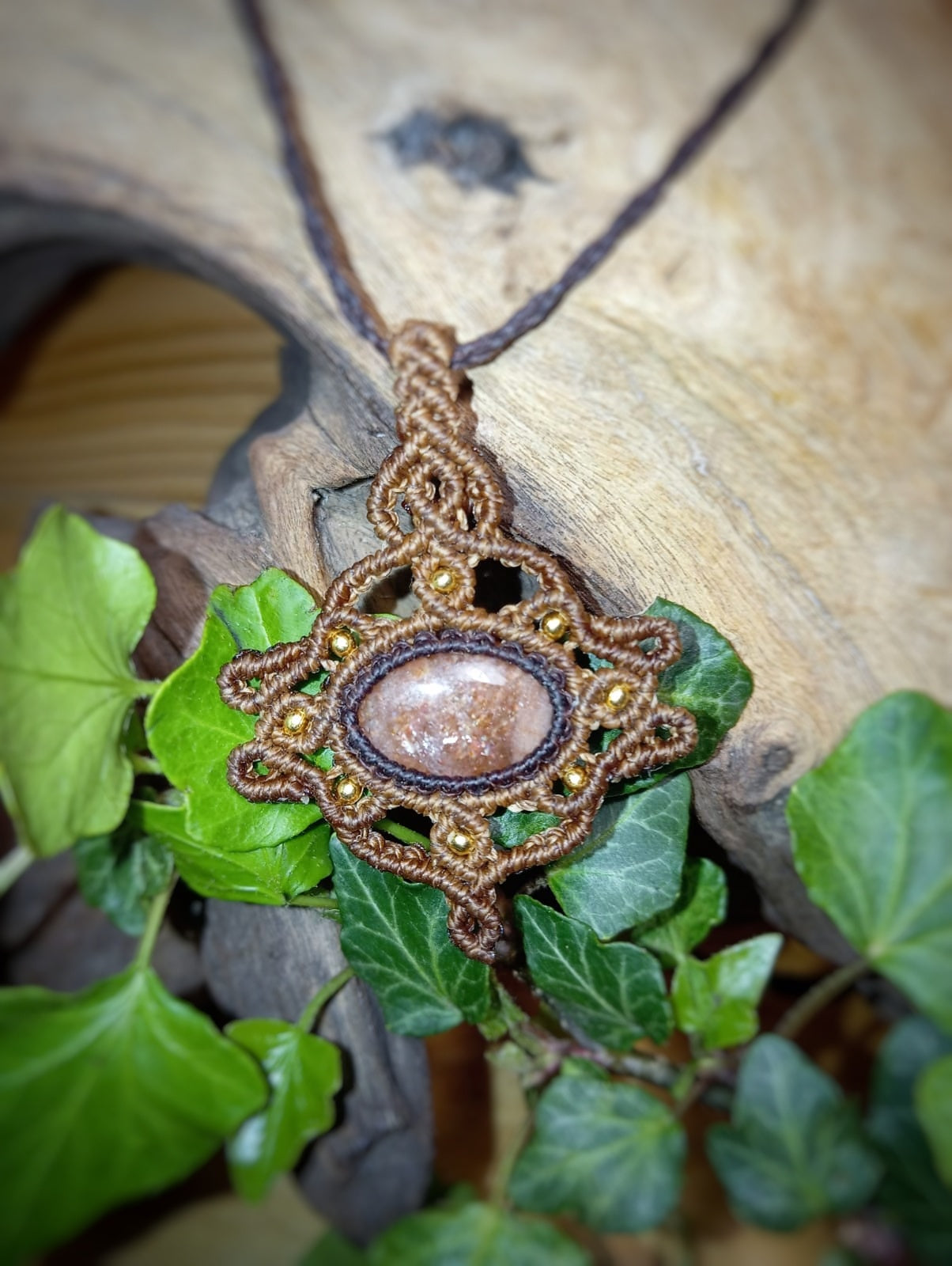 Joyería artesanal
Joyería de micromacramé
Collares de micromacramé
Joyas hechas a mano 
Joyería boho chic
Joyería étnica artesanal
Bisutería artesanal España
Comprar joyería artesanal online
Mineral
Piedra Sol