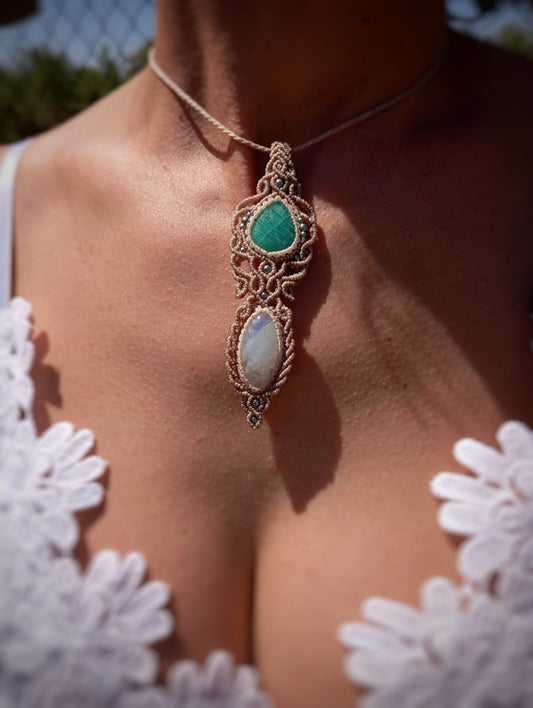 Colgante Kalma con Amazonita y Piedra Luna (Pieza única)