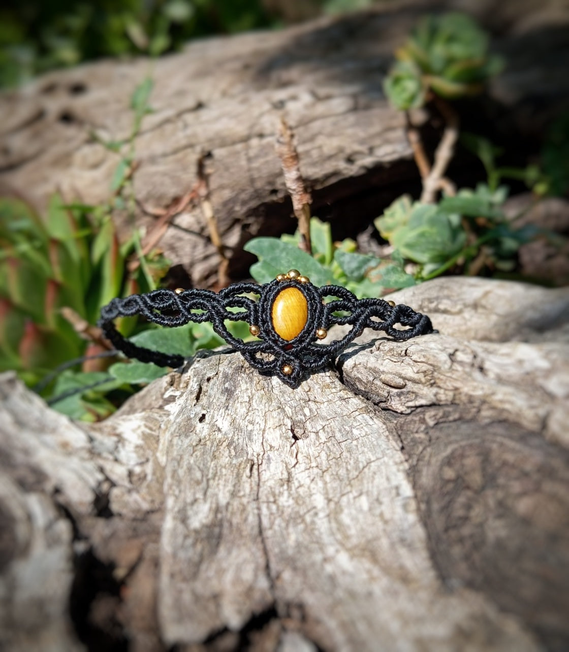 Gargantilla Psikhi (negra) con Ojo de Tigre