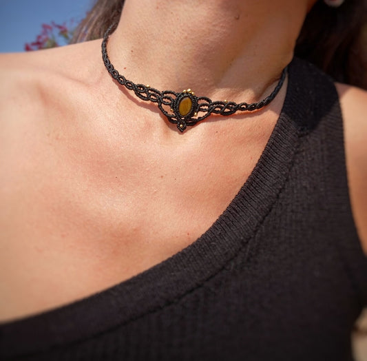 Gargantilla Psikhi (negra) con Ojo de Tigre