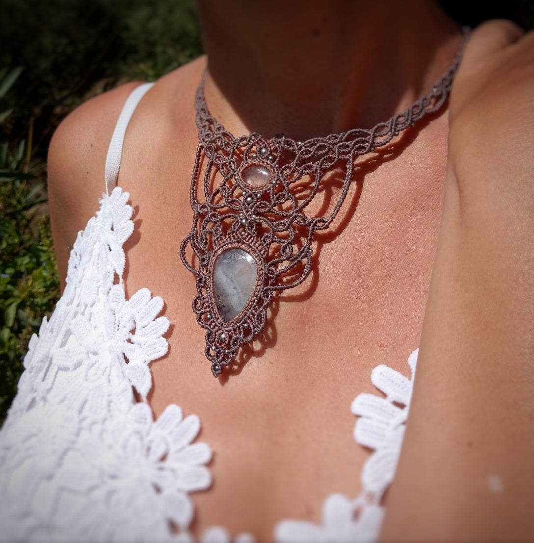 Gargantilla Hikari con Cuarzo rosa y Fluorita (Pieza única)