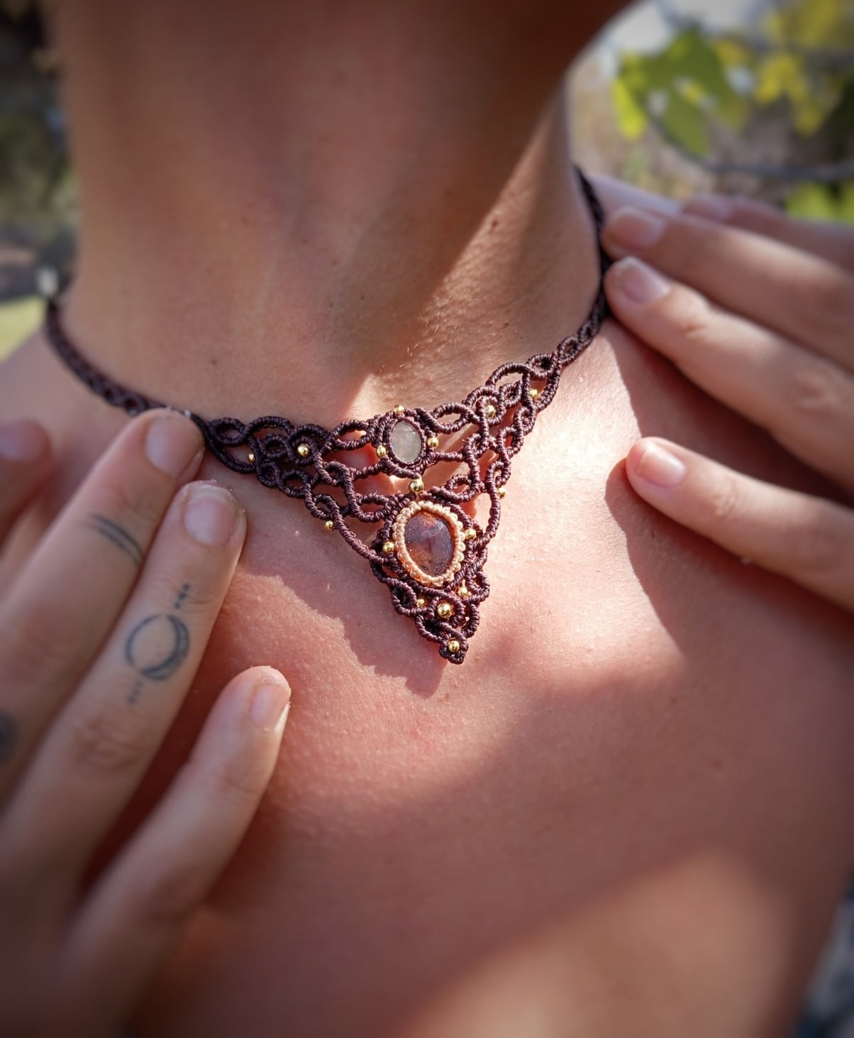 Gargantilla Amara con Prehnita y Ámbar (Pieza única)