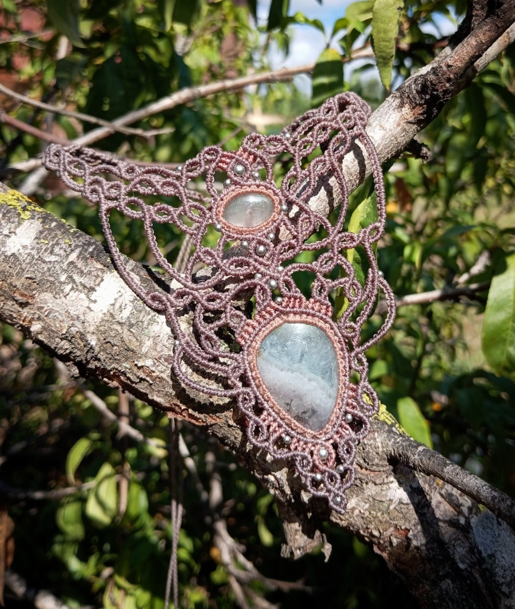 Gargantilla Hikari con Cuarzo rosa y Fluorita (Pieza única)