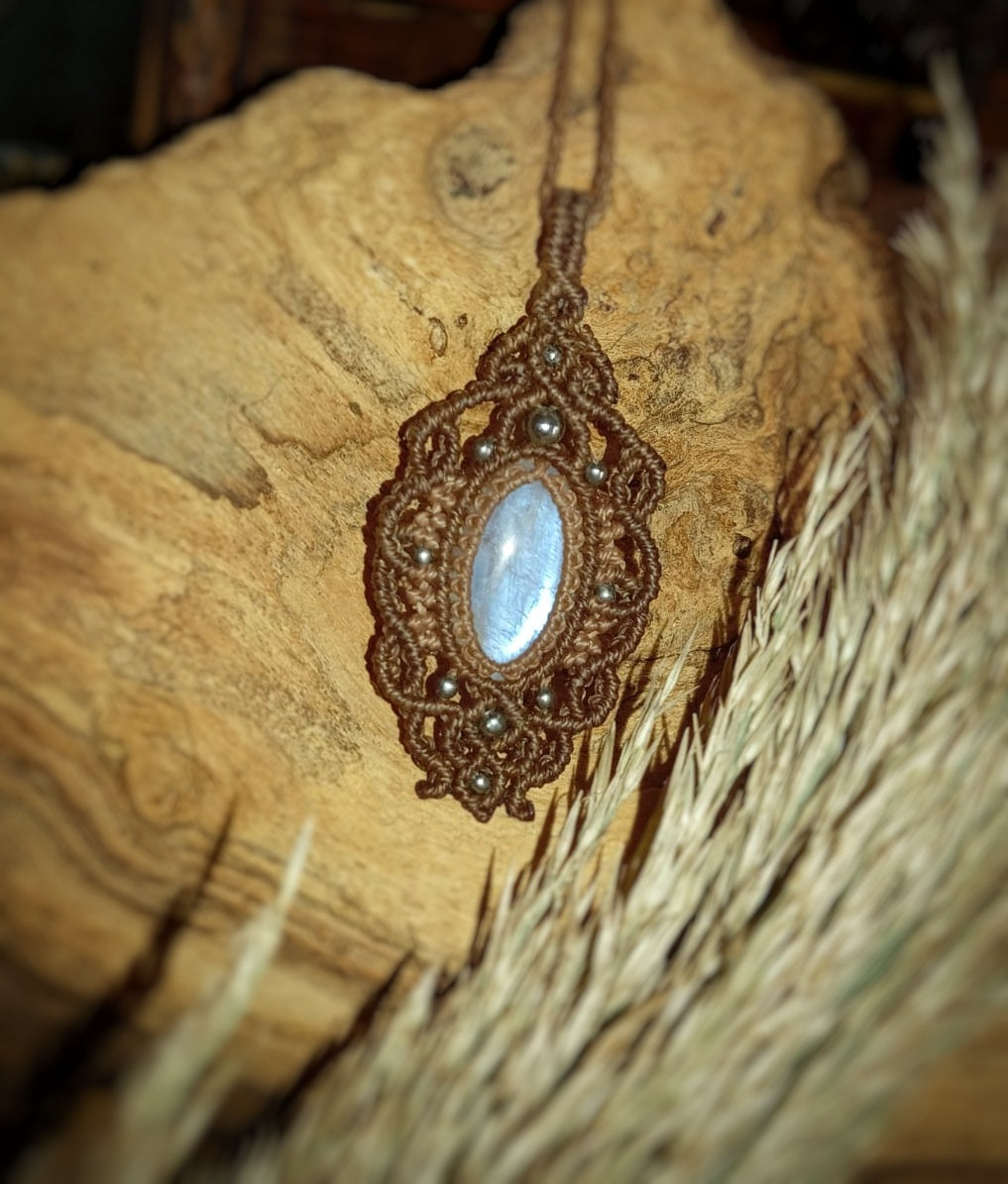 Colgante con Piedra Luna (Pieza Única)
