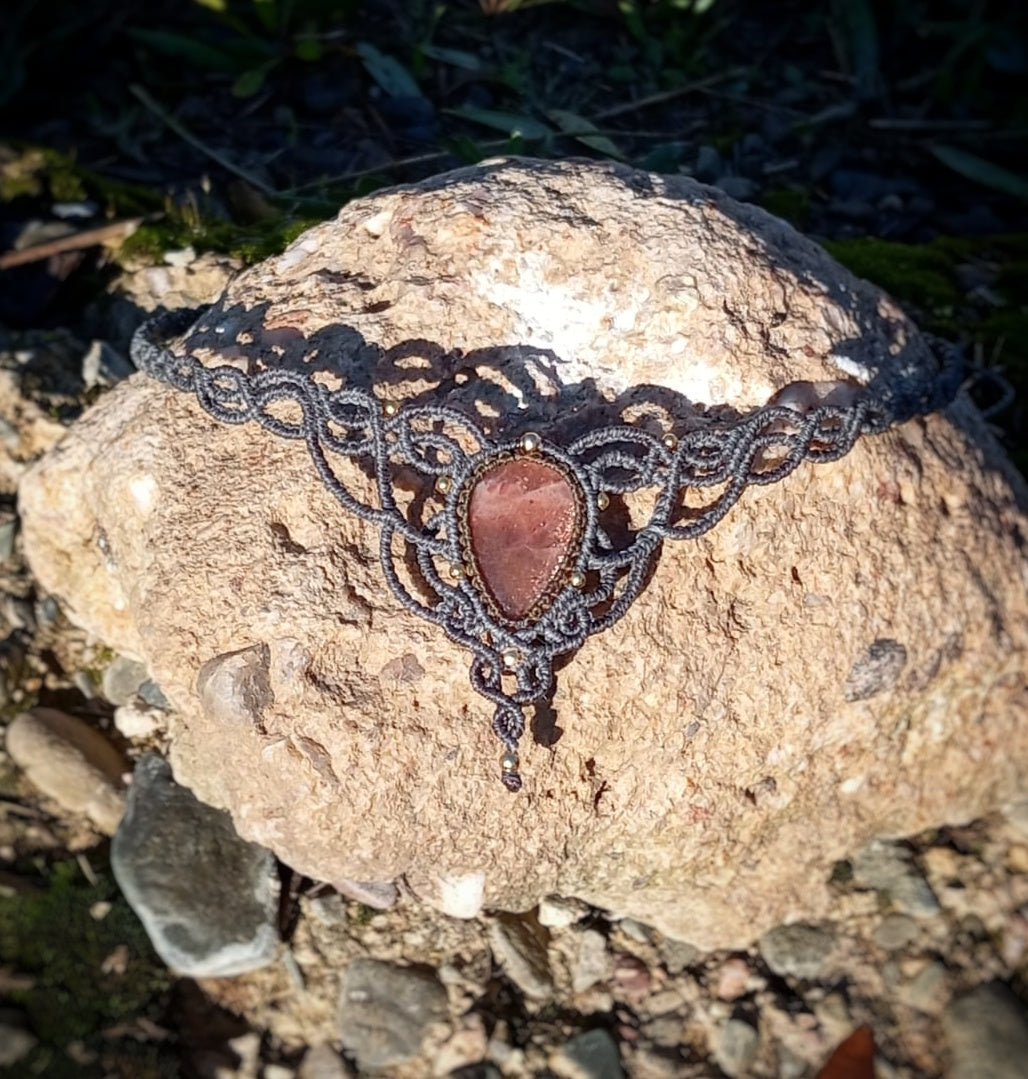 NOVEDAD Gargantilla con Piedra Sol (Pieza Única)