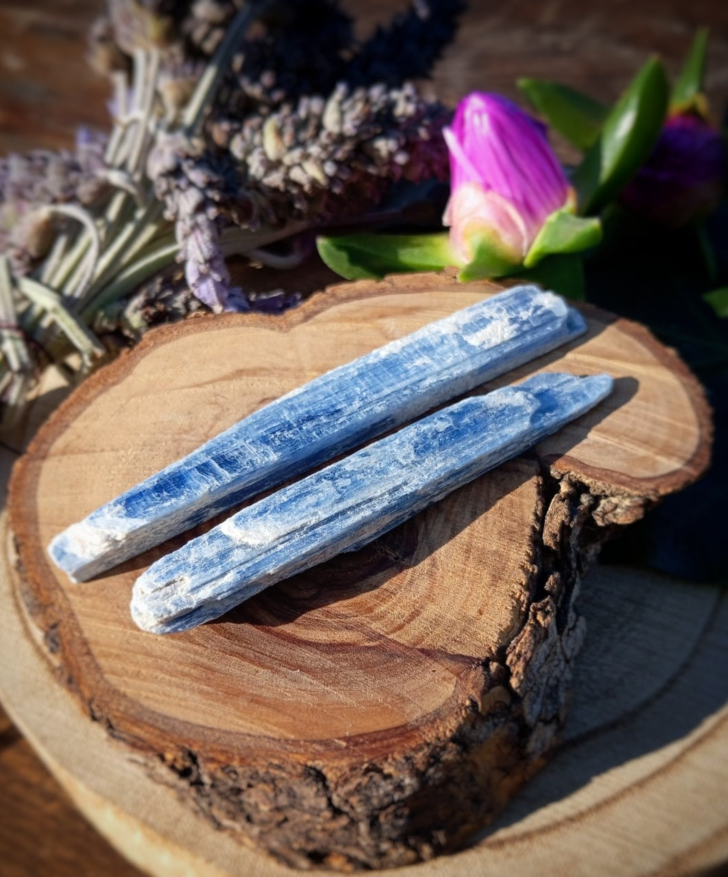 Cianita Azul: La Espada de la Verdad