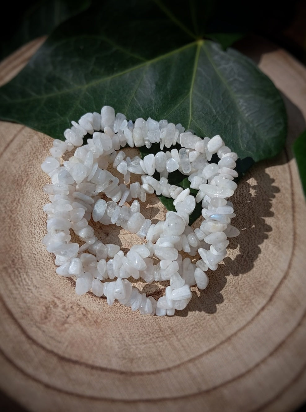 Pulsera de Chips Piedra Luna: energía femenina.