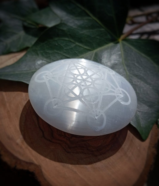 Talla de Selenita "Jabón": Cubo de Metatrón