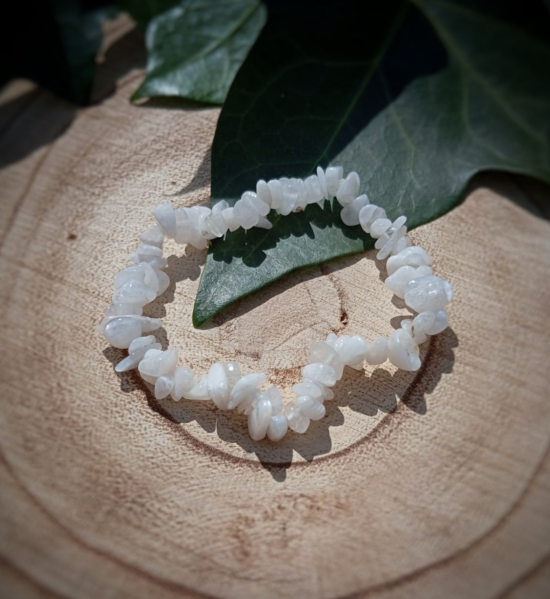 Pulsera de Chips Piedra Luna: energía femenina.