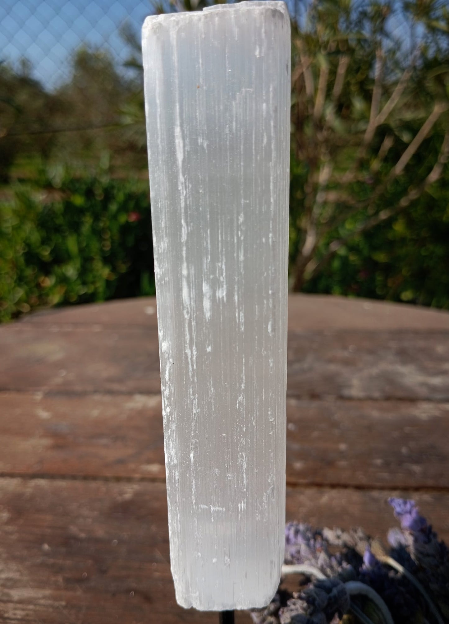 🤍 Peana de Selenita: Luz y Calma en tu Hogar