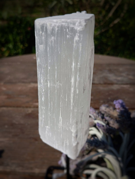 🤍 Peana de Selenita: Luz y Calma en tu Hogar