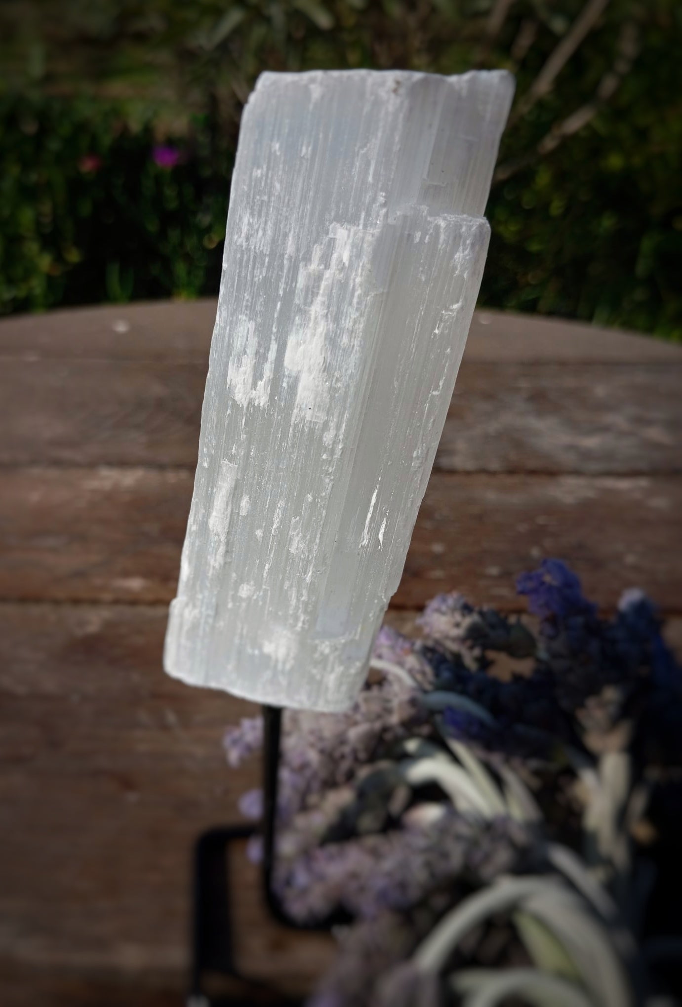 🤍 Peana de Selenita: Luz y Calma en tu Hogar