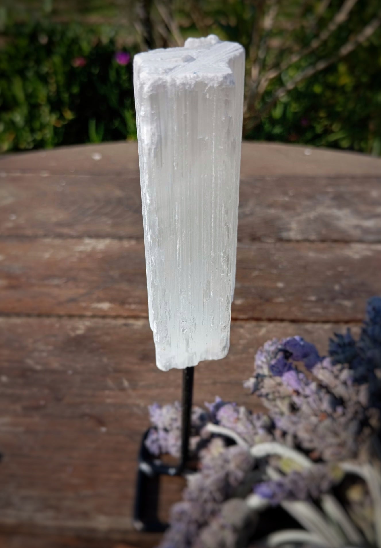 🤍 Peana de Selenita: Luz y Calma en tu Hogar