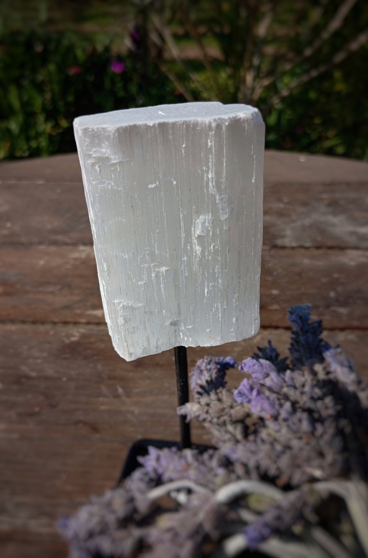 🤍 Peana de Selenita: Luz y Calma en tu Hogar