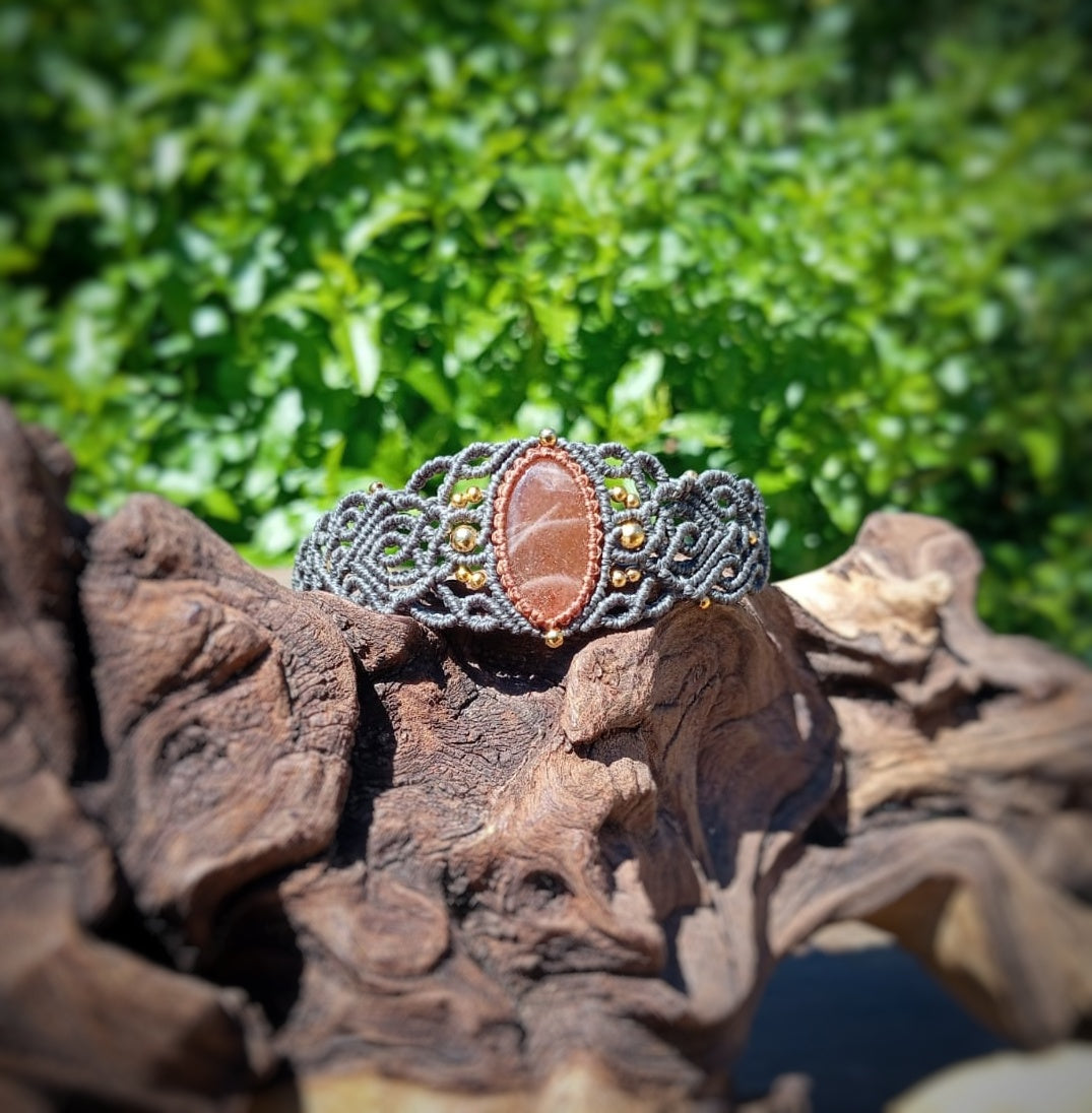 NOVEDAD  Brazalete con Piedra Sol (Pieza única)