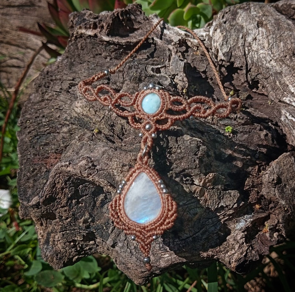 NOVEDAD  Gargantilla con Larimar y Piedra Luna (Pieza única)