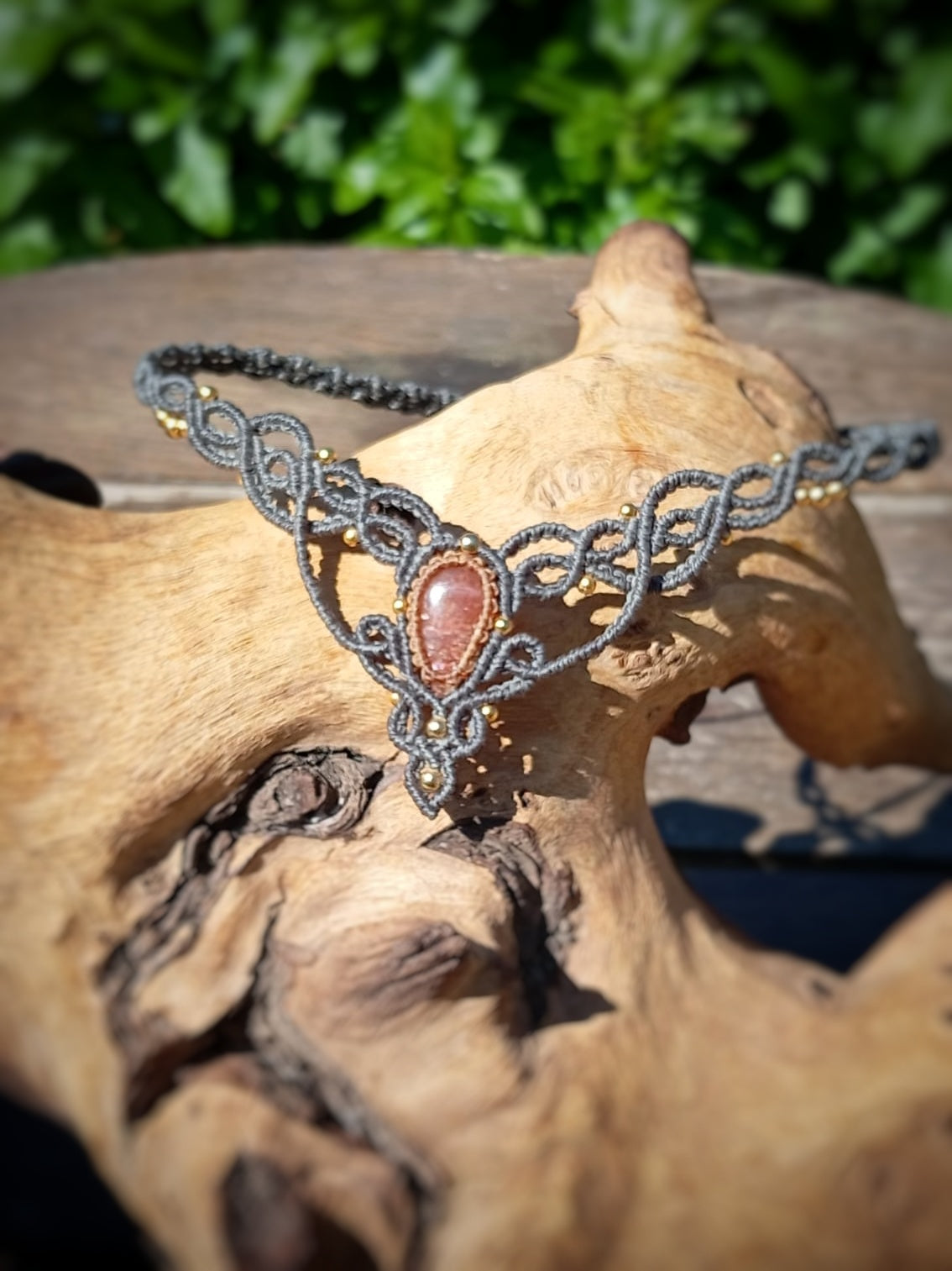 NOVEDAD  Gargantilla con Piedra Sol (Pieza única)