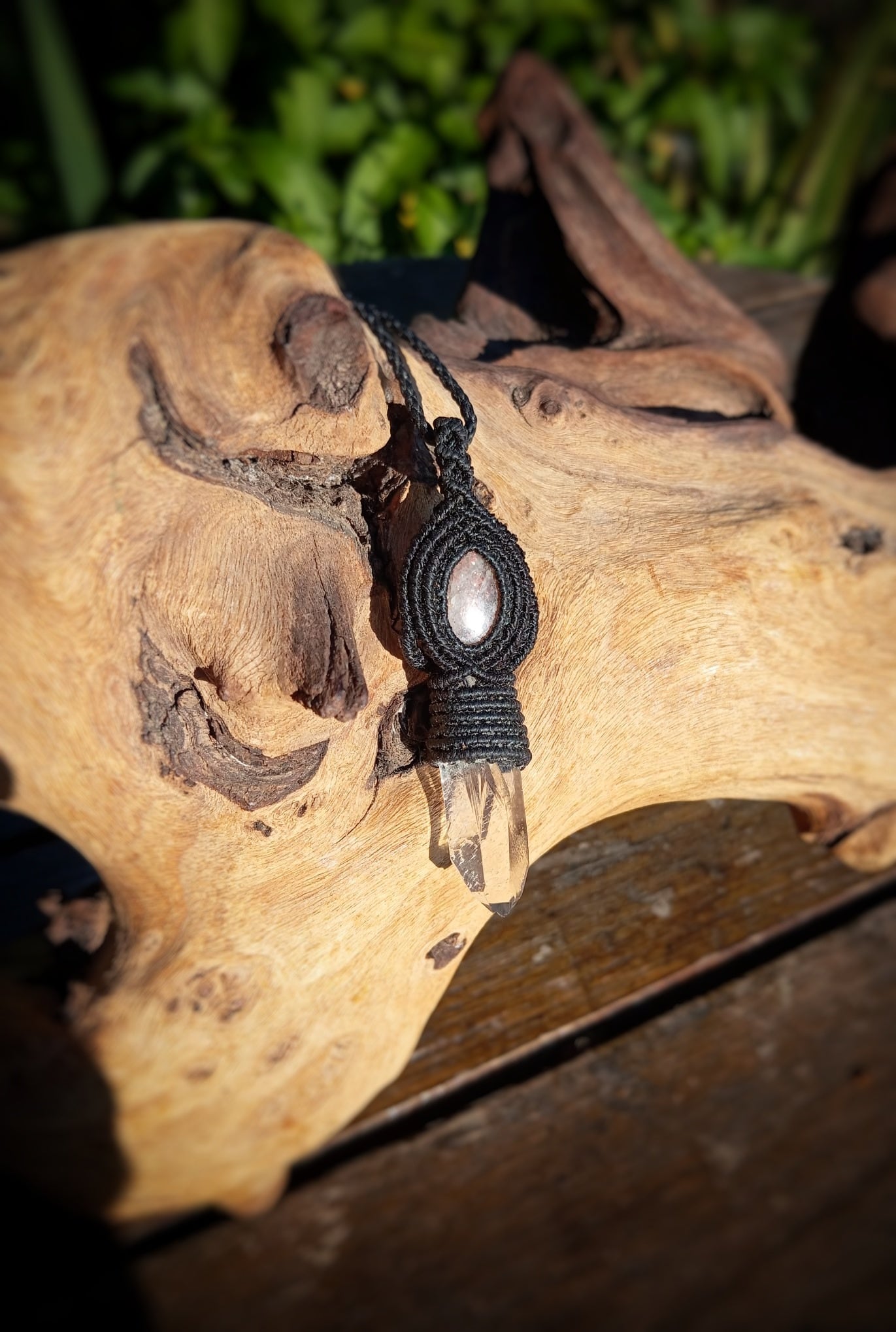 NOVEDAD  Colgante con Piedra Sol y Punta de Cuarzo (Pieza única)