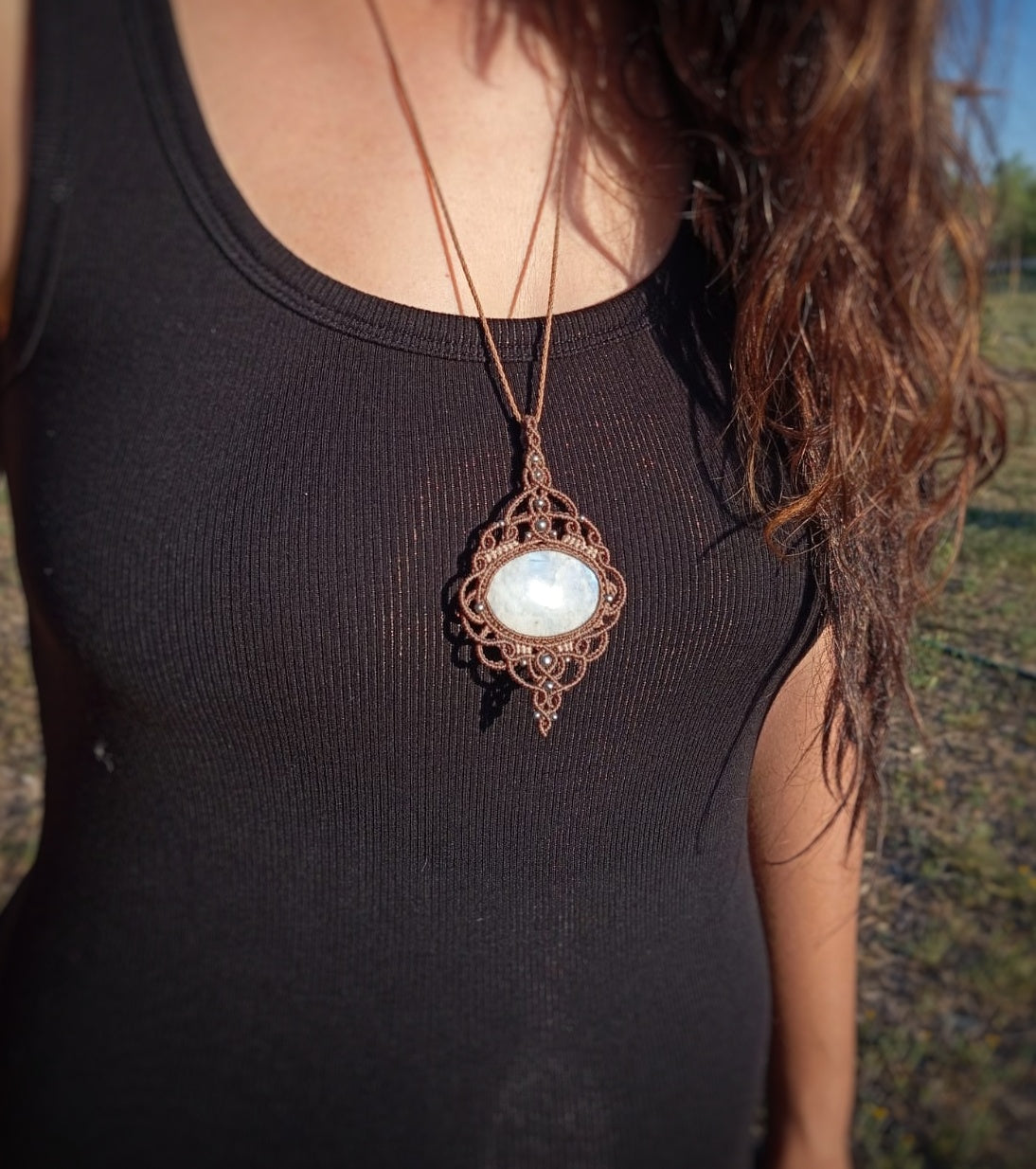 NOVEDAD  Colgante Lluna con Piedra Luna (Pieza única)
