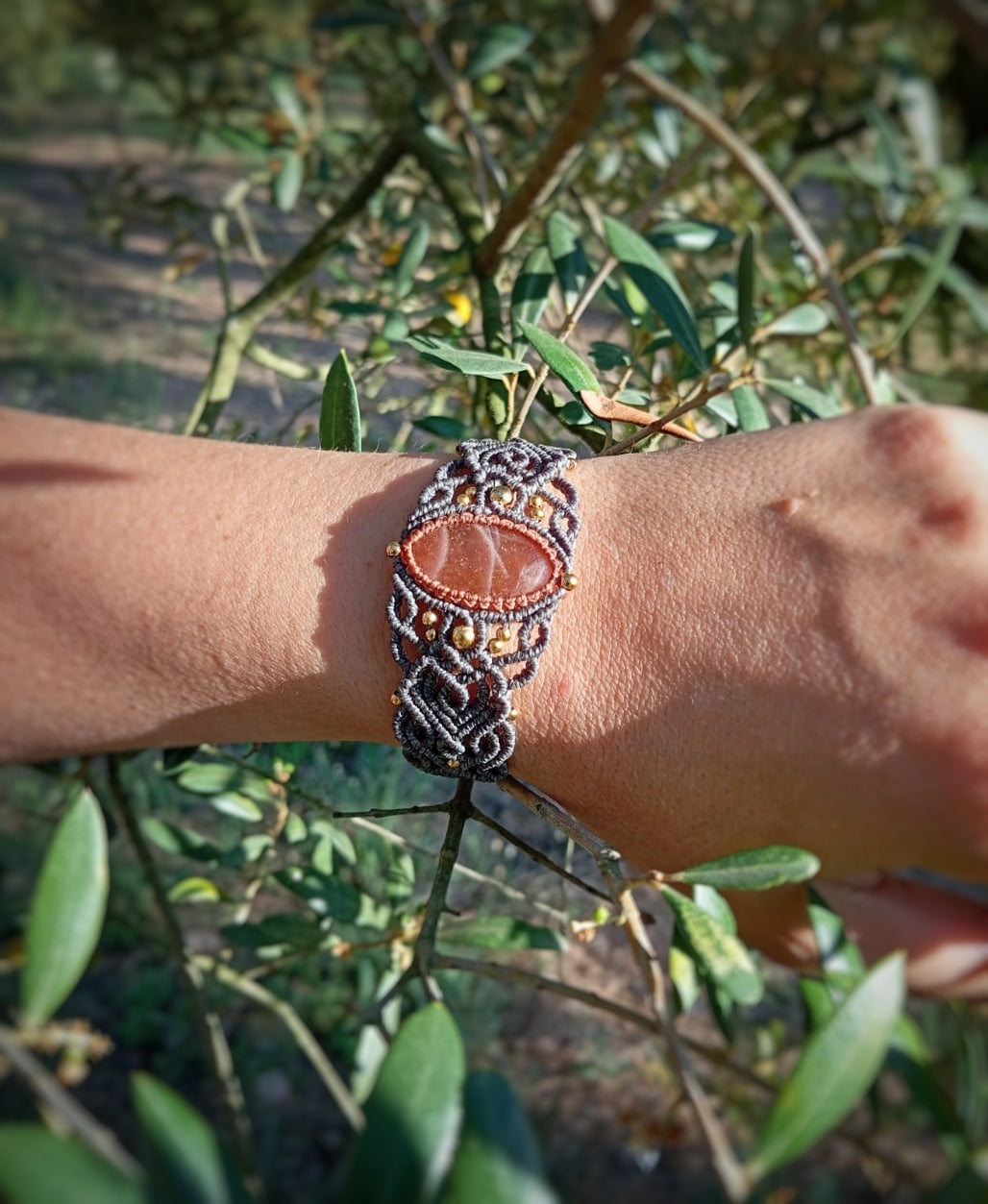 NOVEDAD  Brazalete con Piedra Sol (Pieza única)