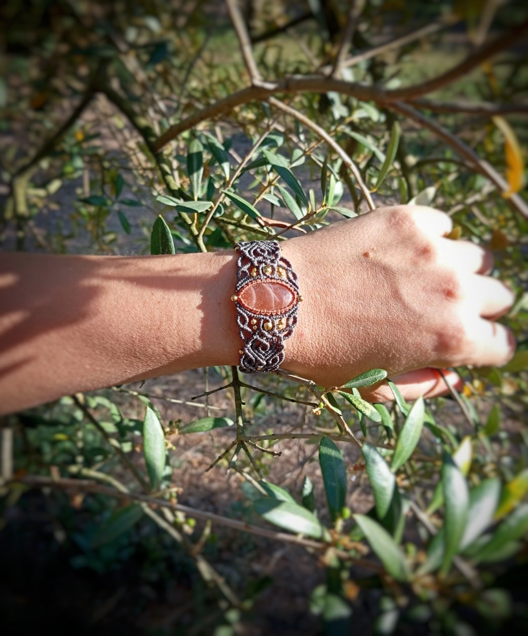 NOVEDAD  Brazalete con Piedra Sol (Pieza única)