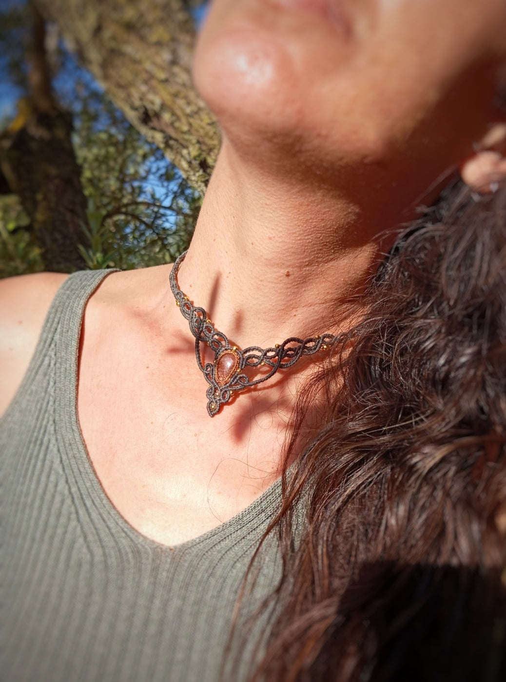 NOVEDAD  Gargantilla con Piedra Sol (Pieza única)